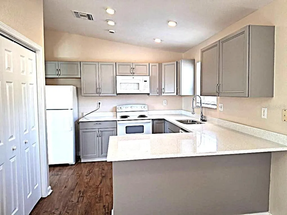 5560 61ST STREET St Petersburg, FL 33709