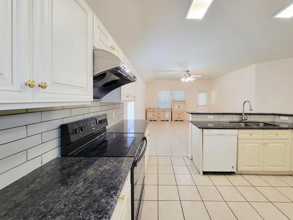 3010 Stonecross Lane Dickinson, TX 77539