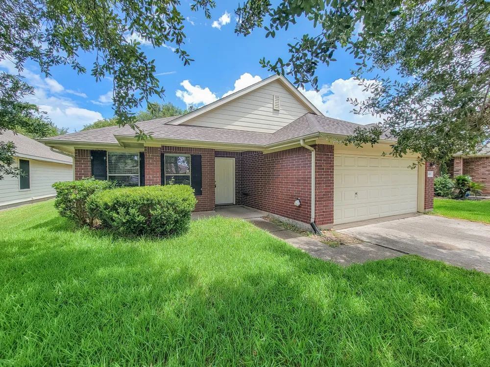 3010 Stonecross Lane Dickinson, TX 77539