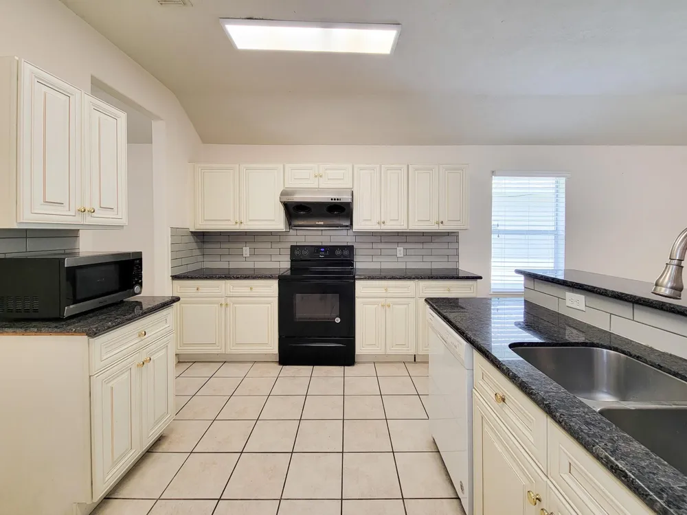 3010 Stonecross Lane Dickinson, TX 77539