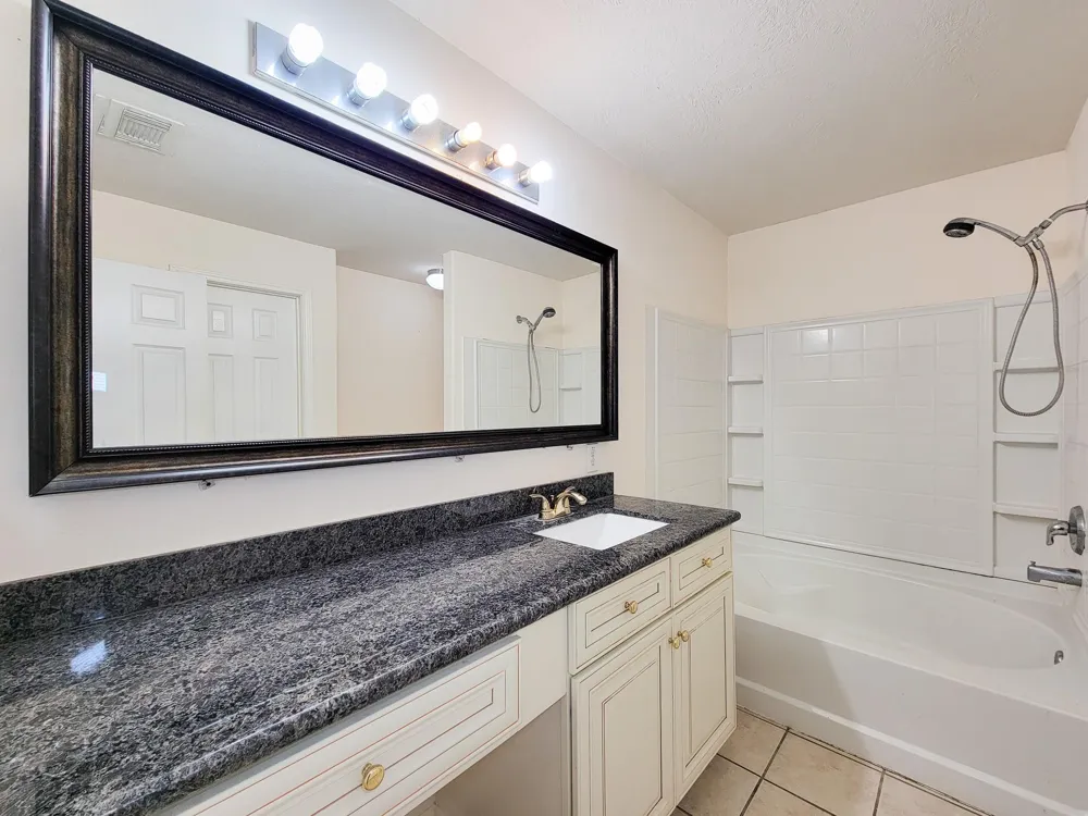 3010 Stonecross Lane Dickinson, TX 77539