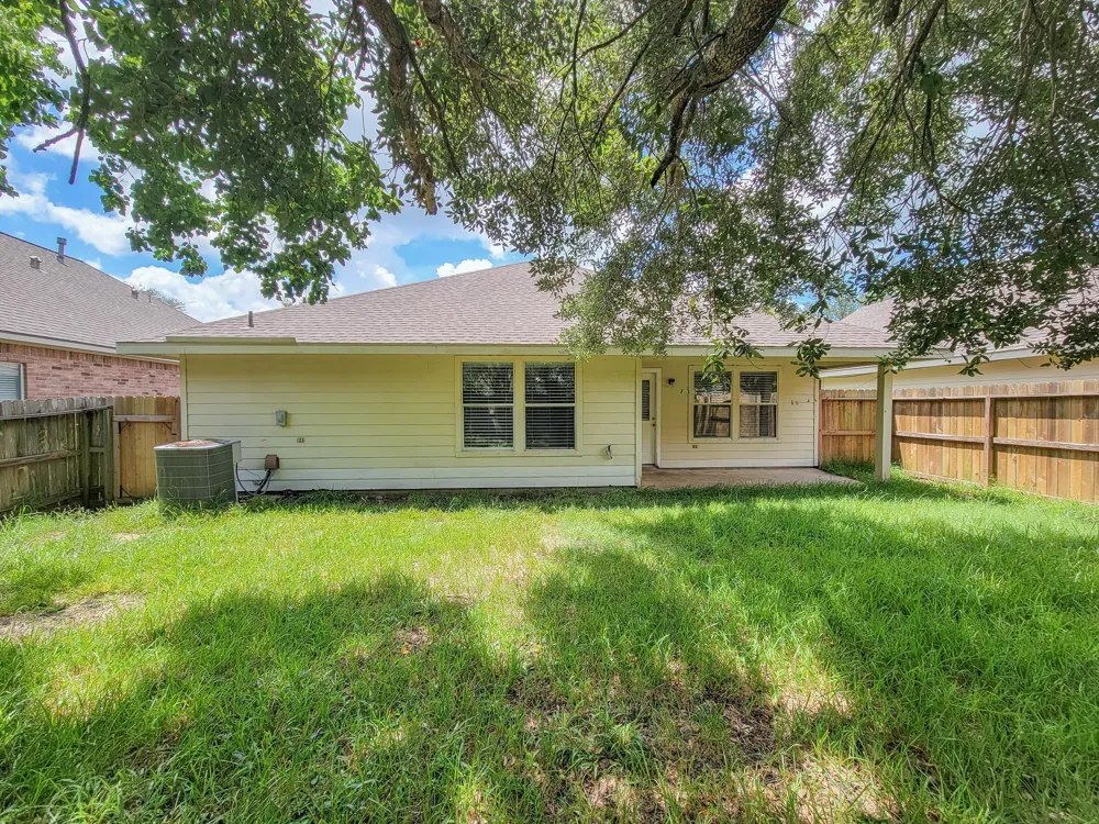 3010 Stonecross Lane Dickinson, TX 77539