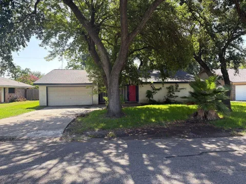3911 Dolphin Lane