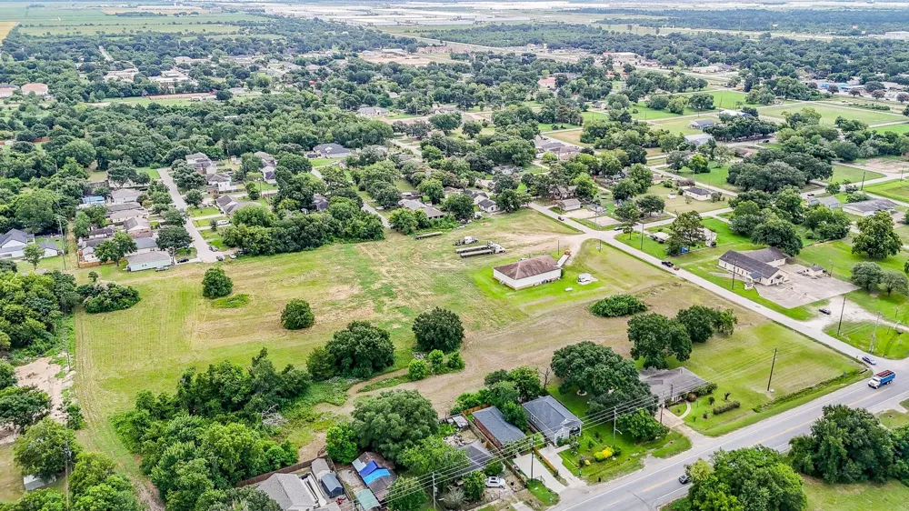 4218 1st Street Brookshire, TX 77423