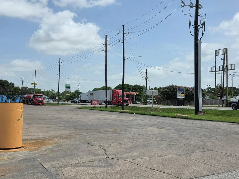 4218 1st Street Brookshire, TX 77423