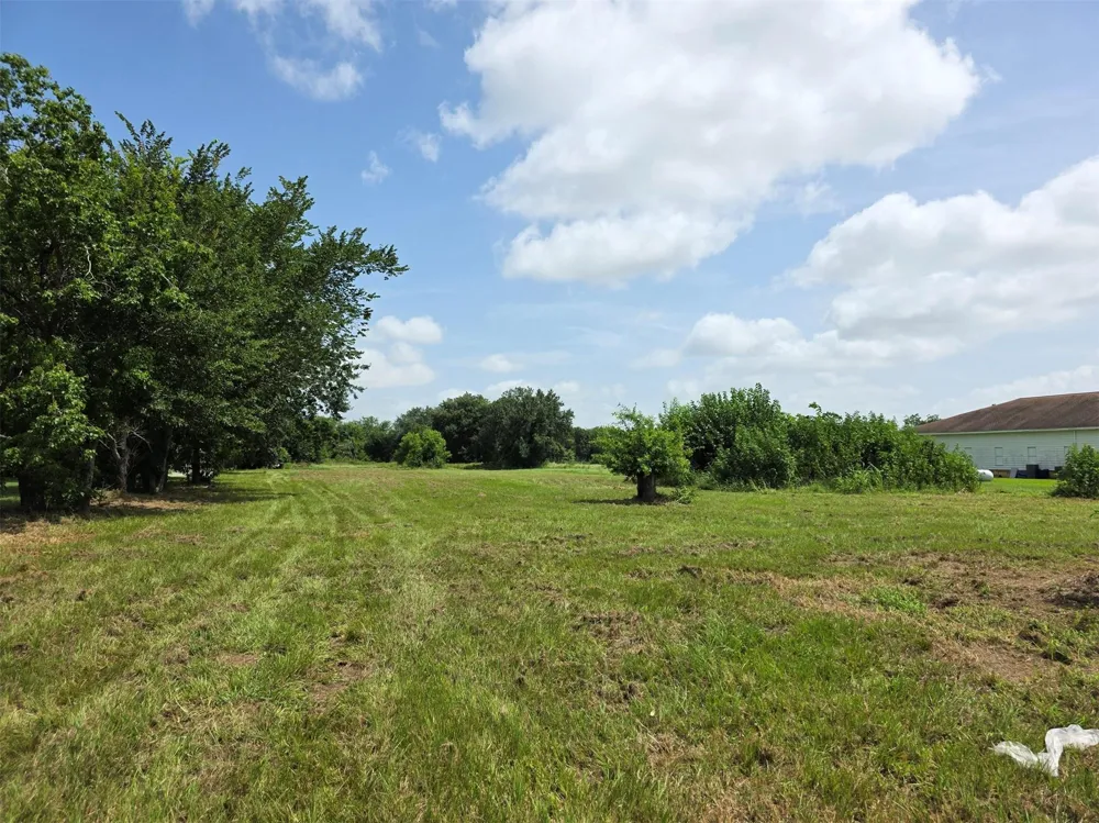 4218 1st Street Brookshire, TX 77423