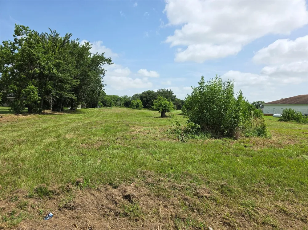 4218 1st Street Brookshire, TX 77423
