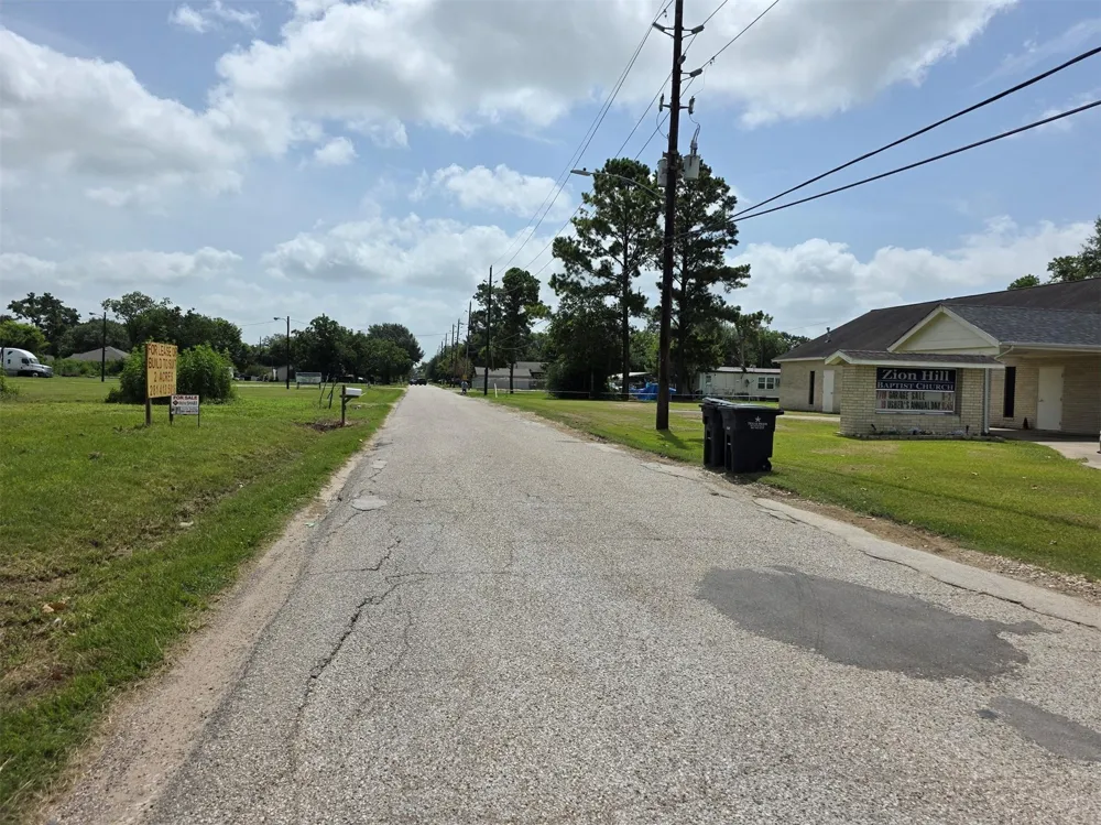 4218 1st Street Brookshire, TX 77423