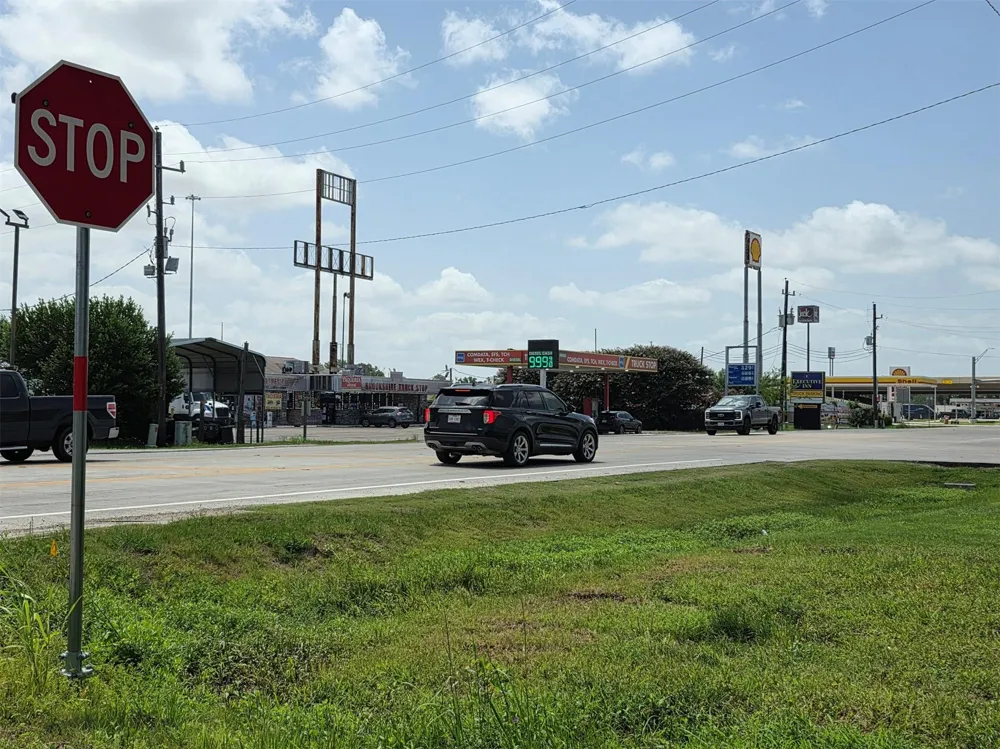 4218 1st Street Brookshire, TX 77423