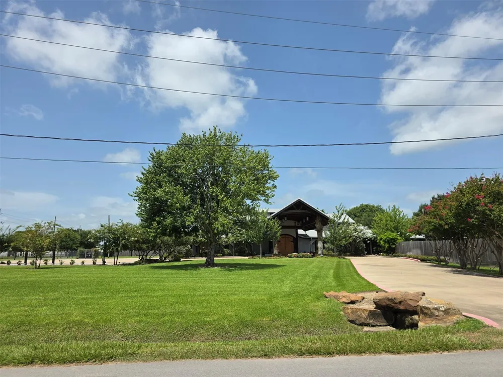 4218 1st Street Brookshire, TX 77423