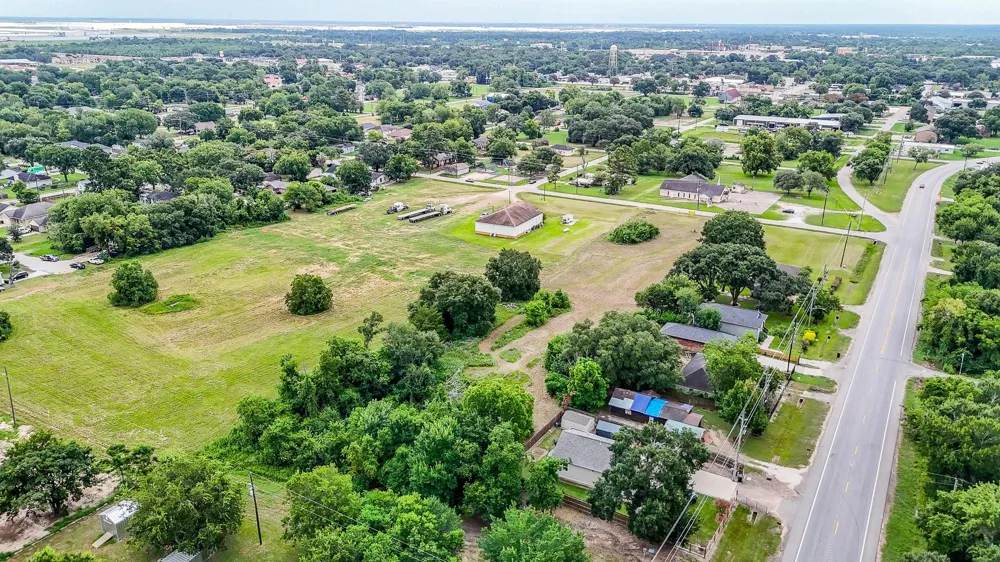 4218 1st Street Brookshire, TX 77423