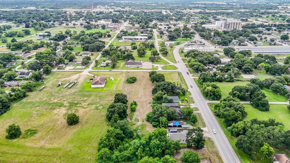 4218 1st Street Brookshire, TX 77423