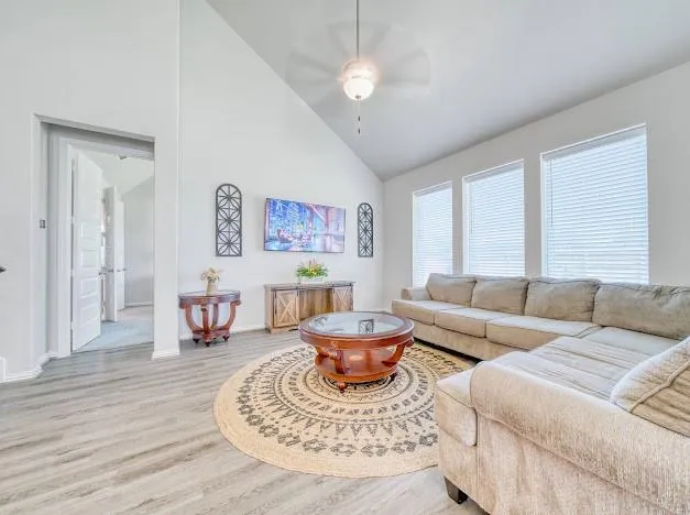 11802 Autumn Leaf Drive Mont Belvieu, TX 77535