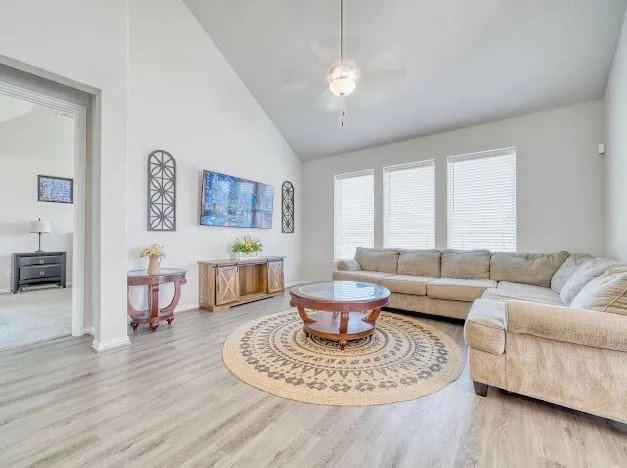 11802 Autumn Leaf Drive Mont Belvieu, TX 77535