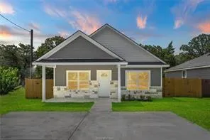 1913 Marshall Avenue Bryan, TX 77803