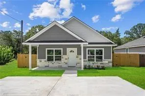 1913 Marshall Avenue Bryan, TX 77803