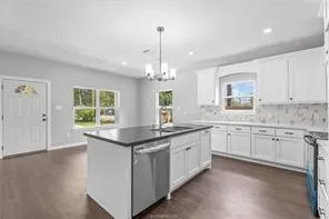 1913 Marshall Avenue Bryan, TX 77803