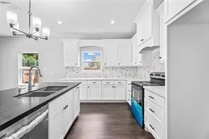 1913 Marshall Avenue Bryan, TX 77803