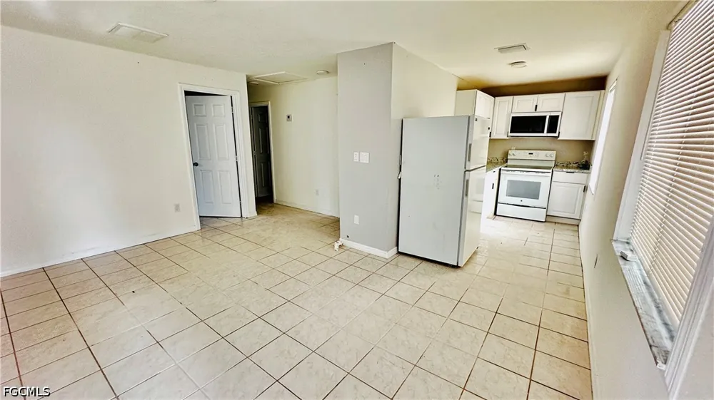 5th Avenue Fort Myers, FL 33907
