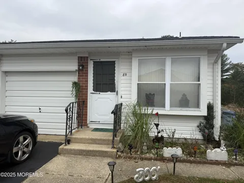8 Hancock Drive #B