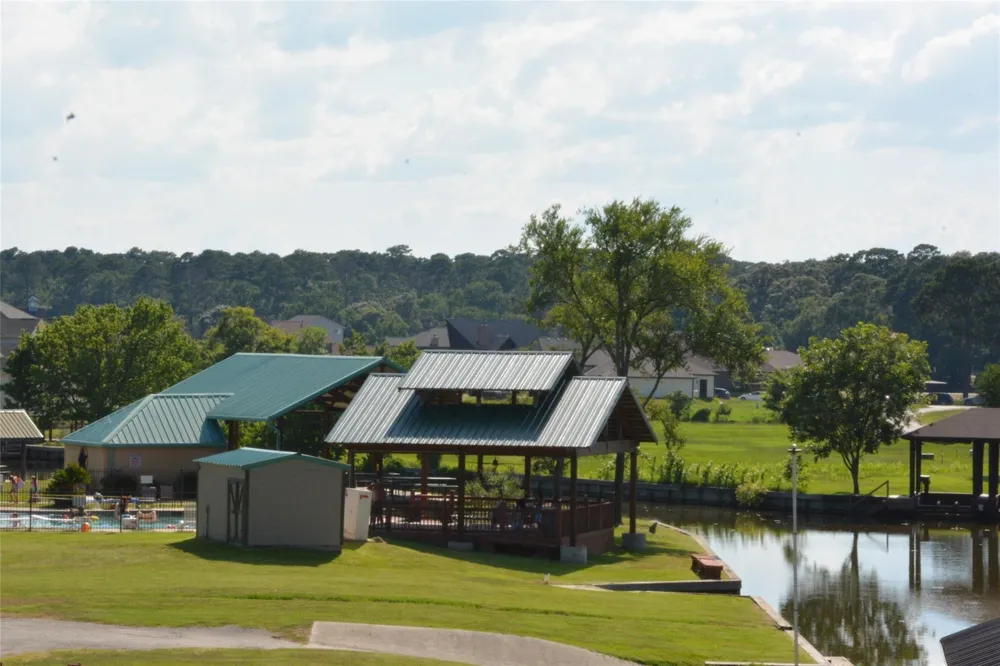 82 Hillsborough Drive Huntsville, TX 77340