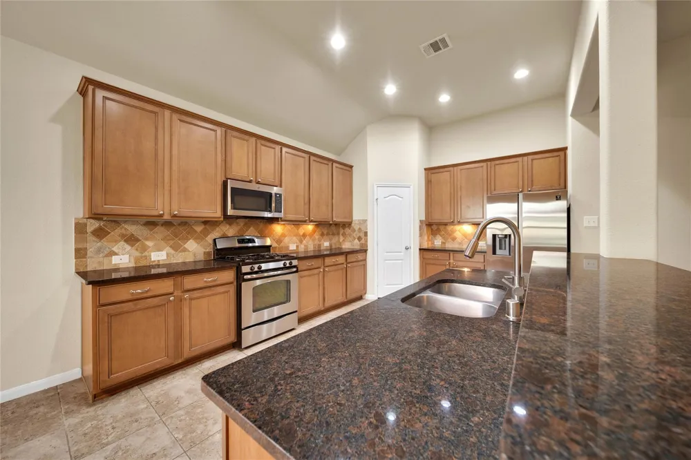 25208 Forest Ledge Dr Porter, TX 77365