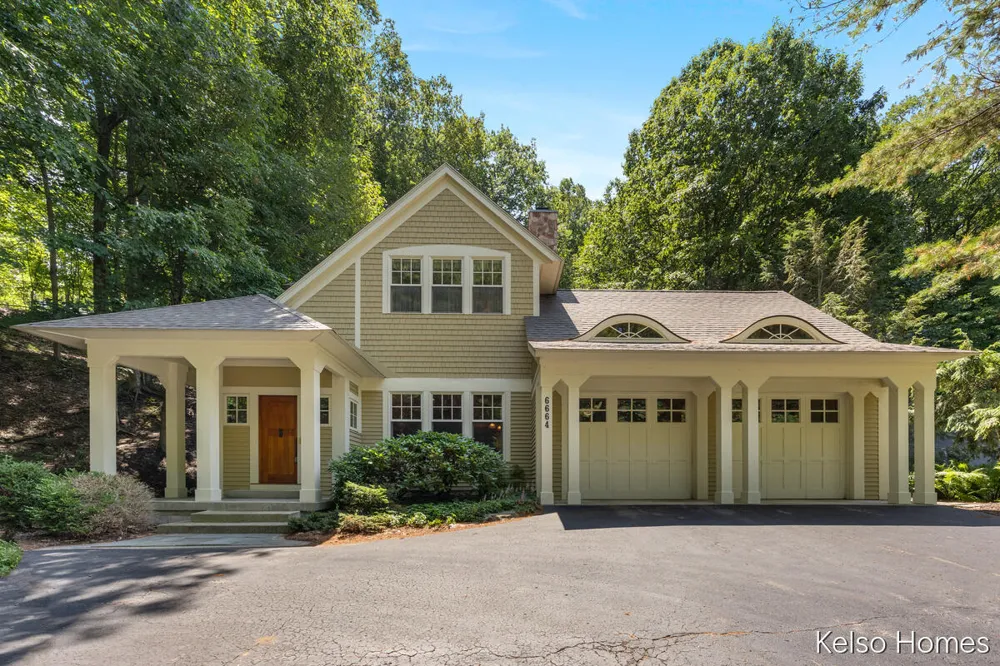 6664 Scenic Shores Drive Holland, MI 49423