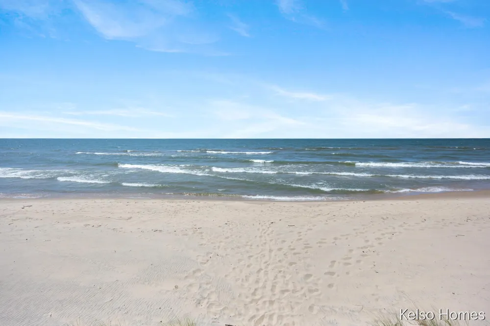 6664 Scenic Shores Drive Holland, MI 49423