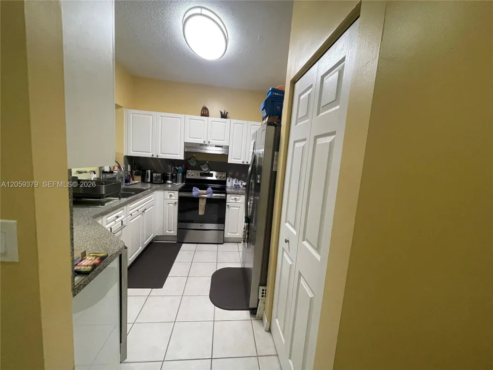 904 NW 100th Ave Pembroke Pines, FL 33024