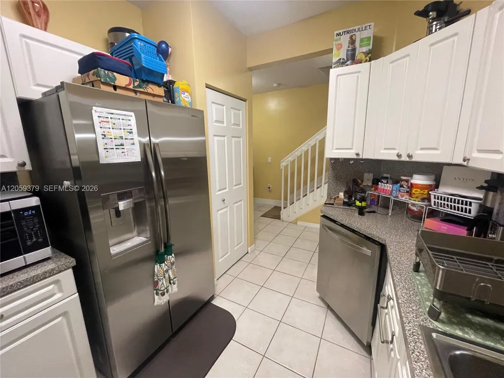 904 NW 100th Ave Pembroke Pines, FL 33024