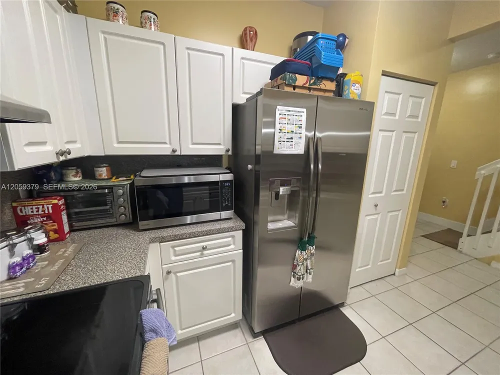 904 NW 100th Ave Pembroke Pines, FL 33024