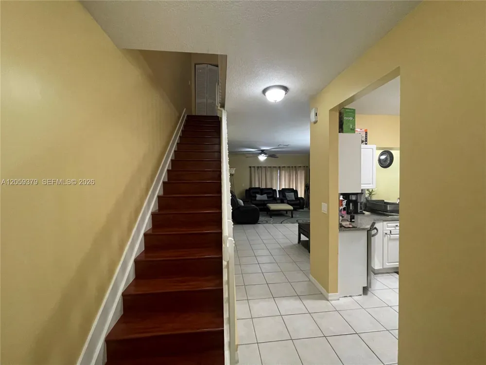 904 NW 100th Ave Pembroke Pines, FL 33024