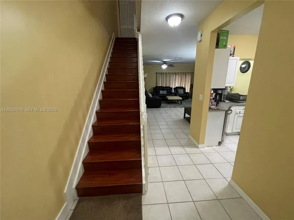 904 NW 100th Ave Pembroke Pines, FL 33024