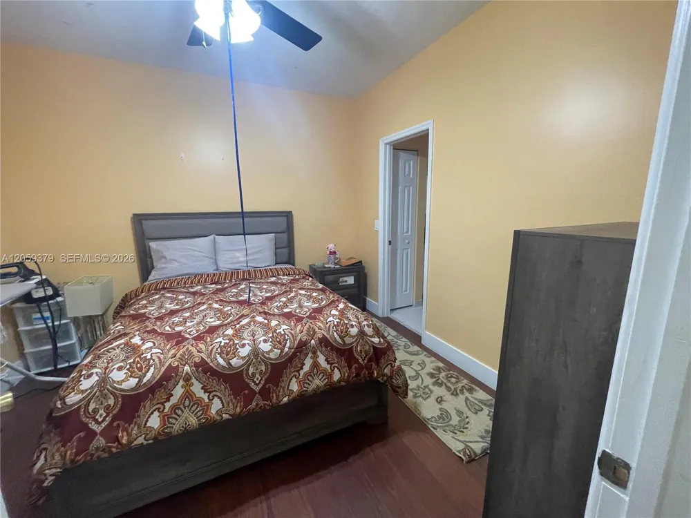 904 NW 100th Ave Pembroke Pines, FL 33024