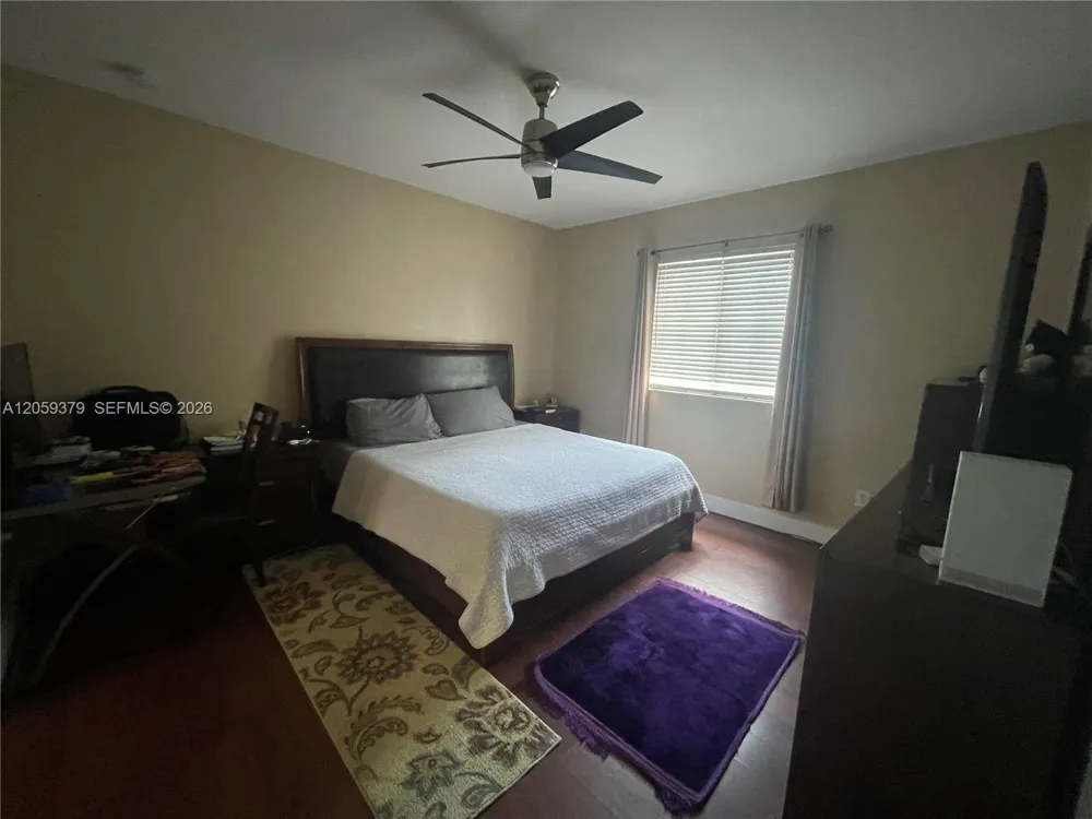 904 NW 100th Ave Pembroke Pines, FL 33024