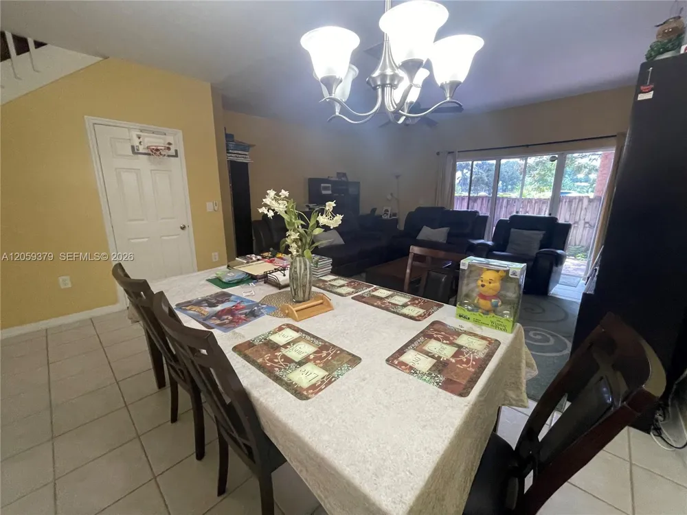 904 NW 100th Ave Pembroke Pines, FL 33024