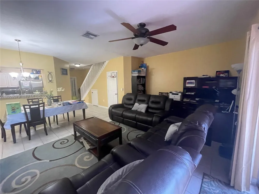 904 NW 100th Ave Pembroke Pines, FL 33024