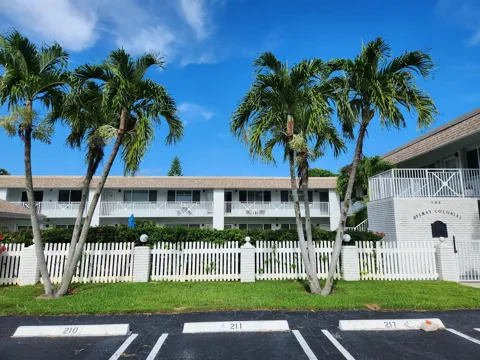 1001 NE 8th Avenue #212