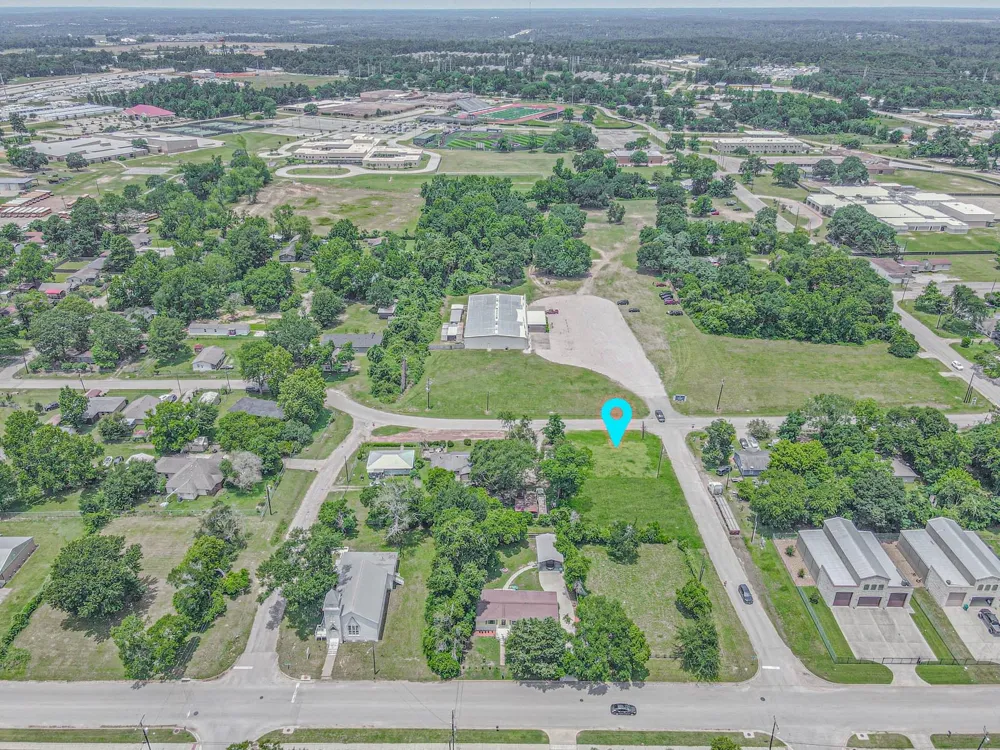 317 Woodson Street Willis, TX 77378
