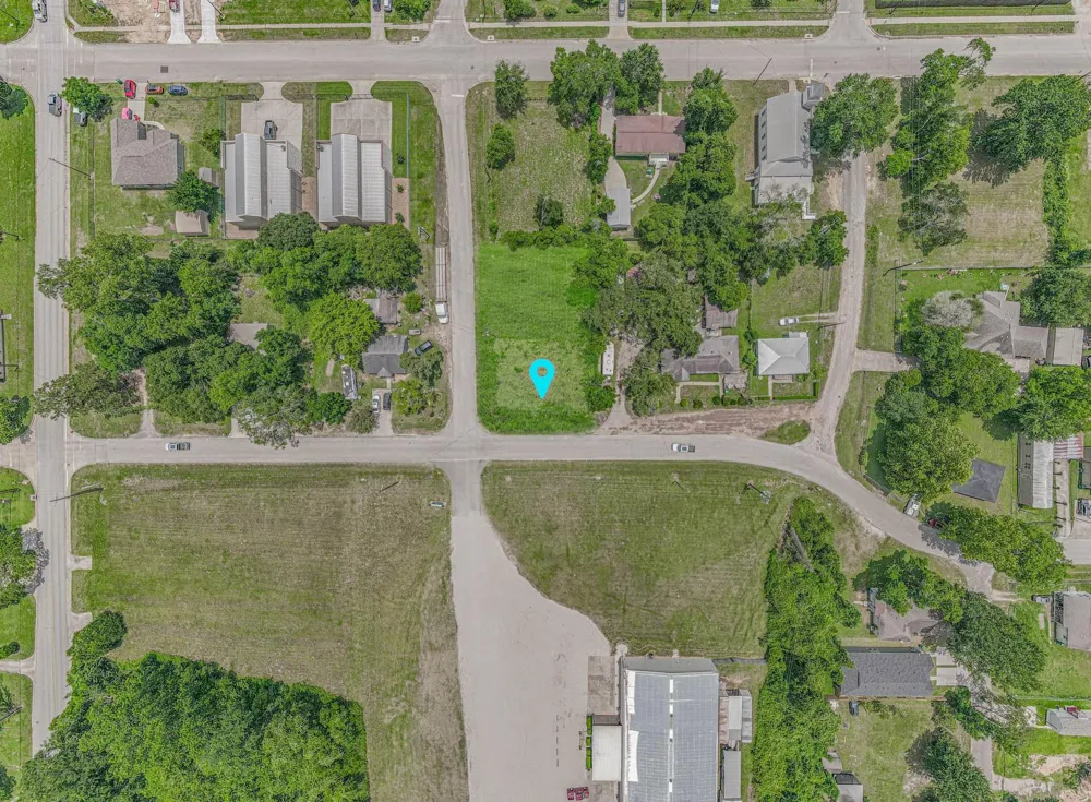 317 Woodson Street Willis, TX 77378