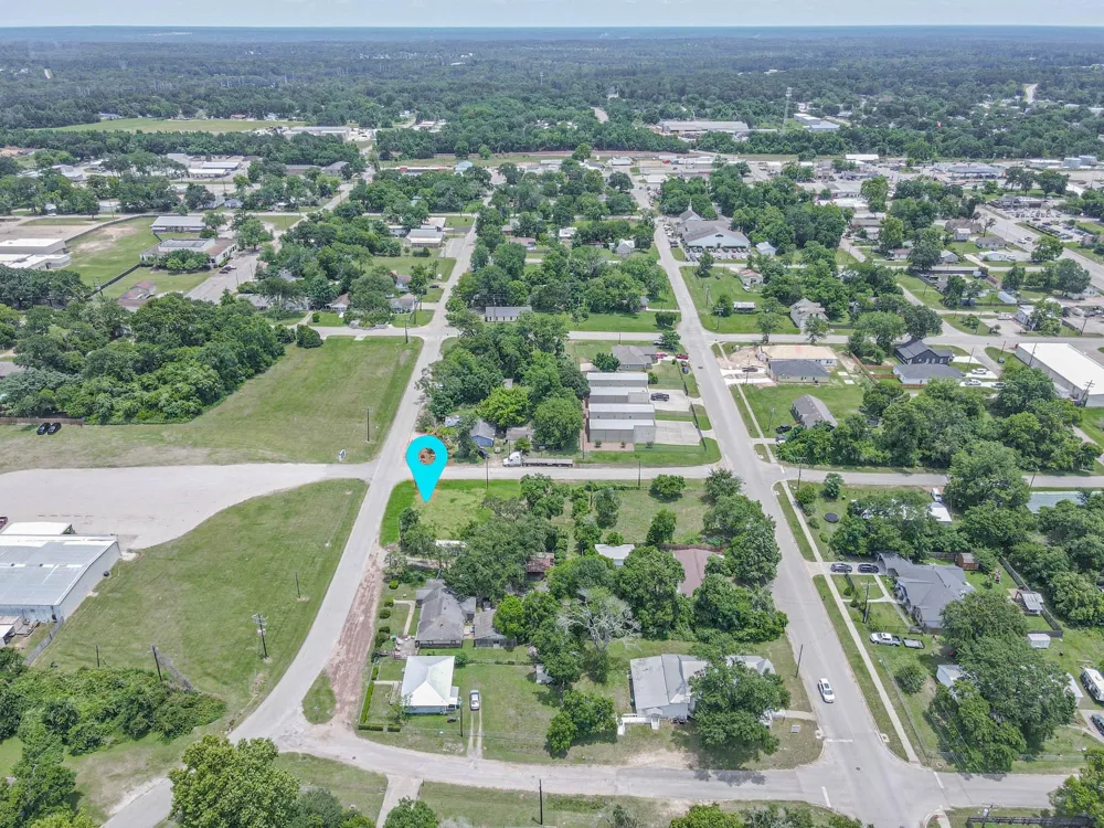 317 Woodson Street Willis, TX 77378
