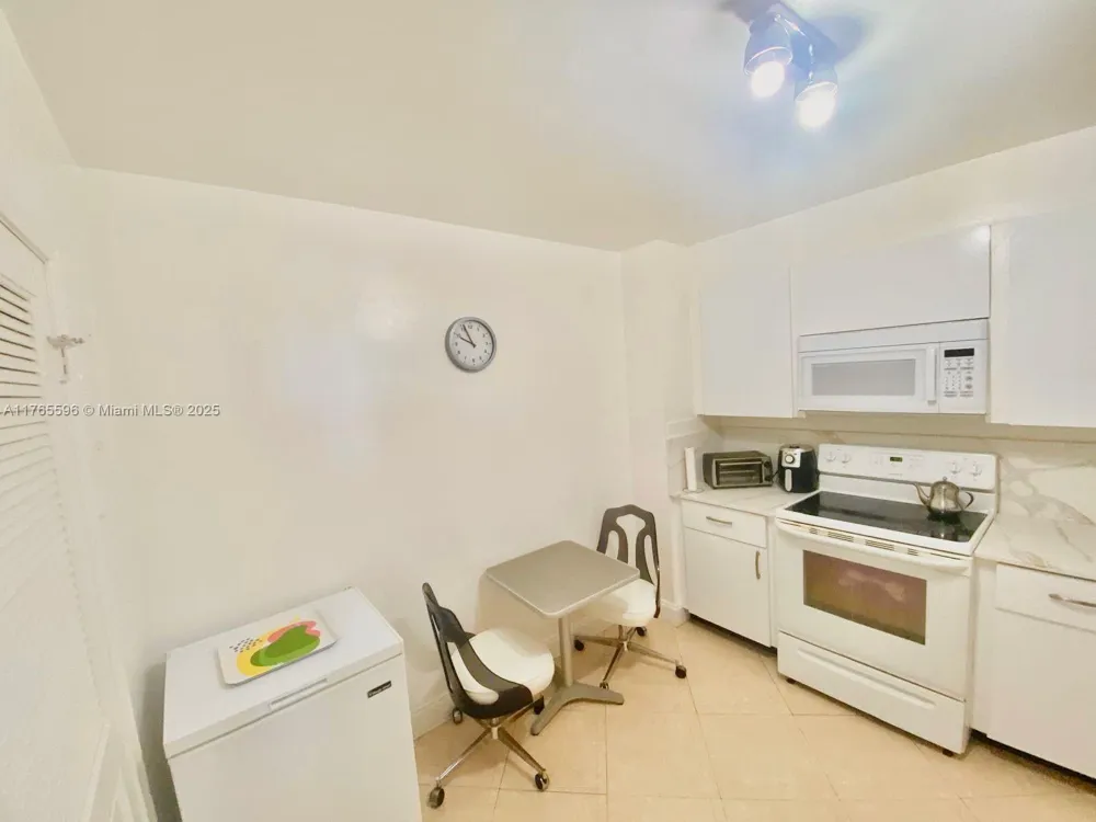 9801 Collins Ave #8M Bal Harbour, FL 33154