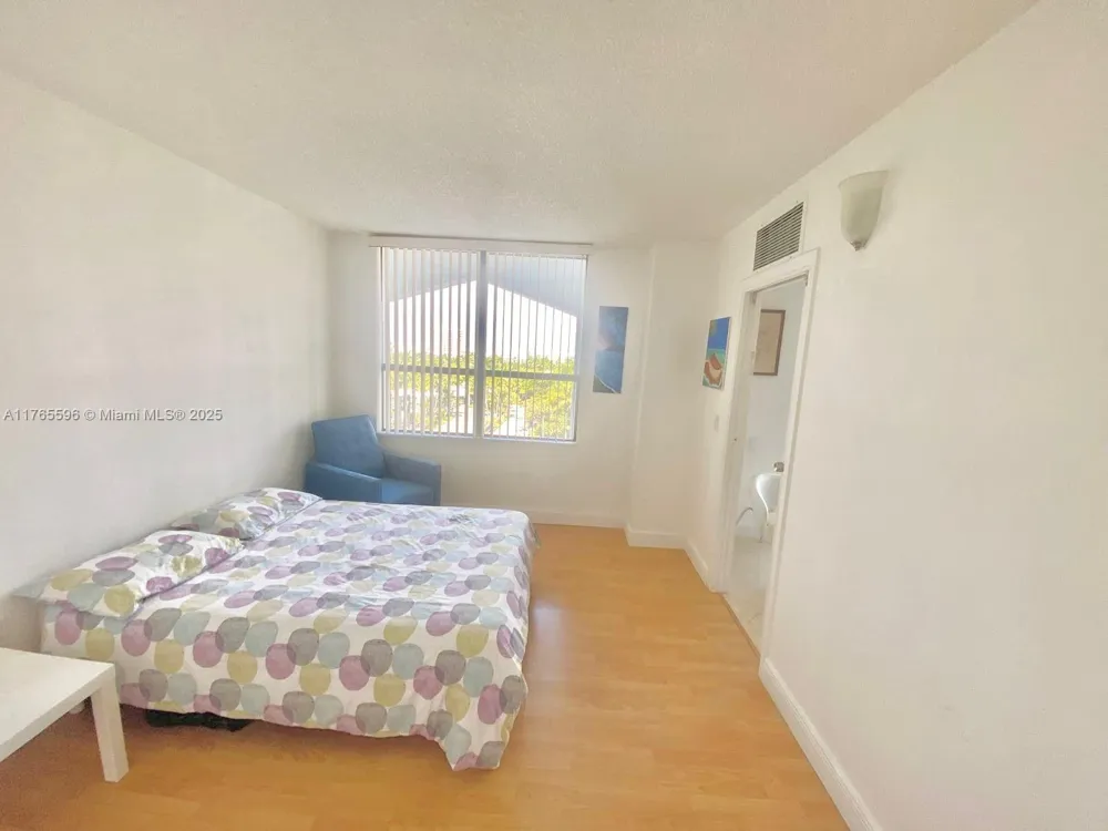 9801 Collins Ave #8M Bal Harbour, FL 33154