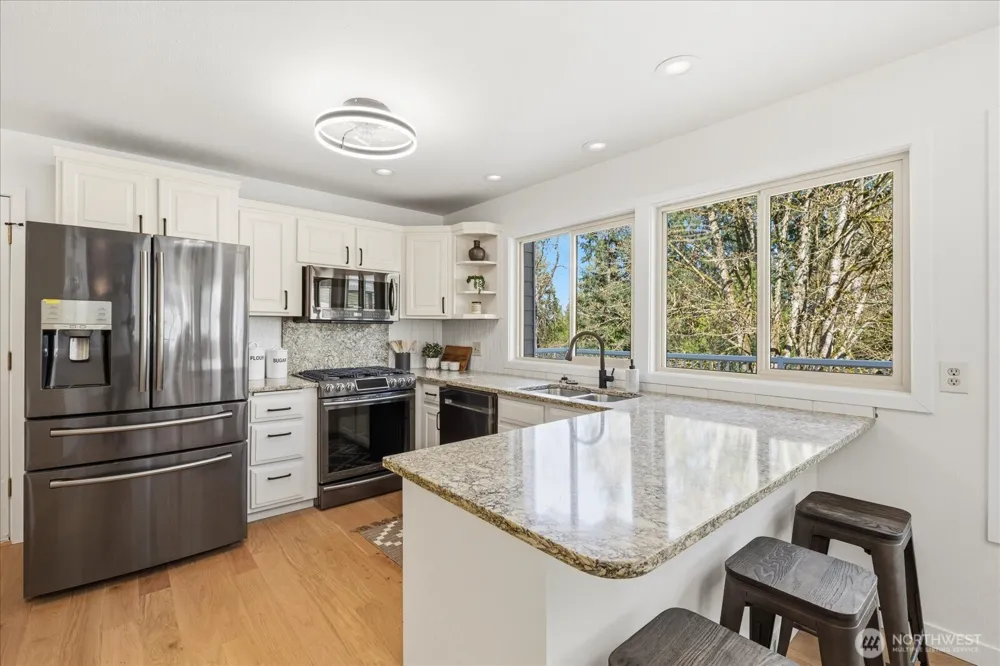 16018 36th Avenue NE Lake Forest Park, WA 98155