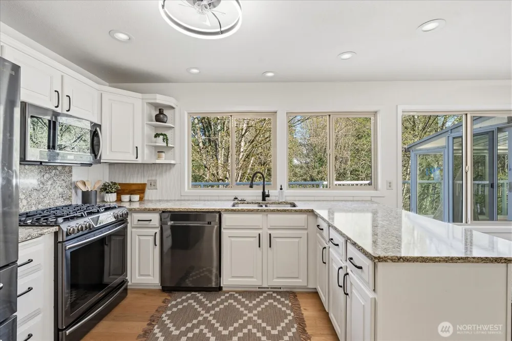 16018 36th Avenue NE Lake Forest Park, WA 98155