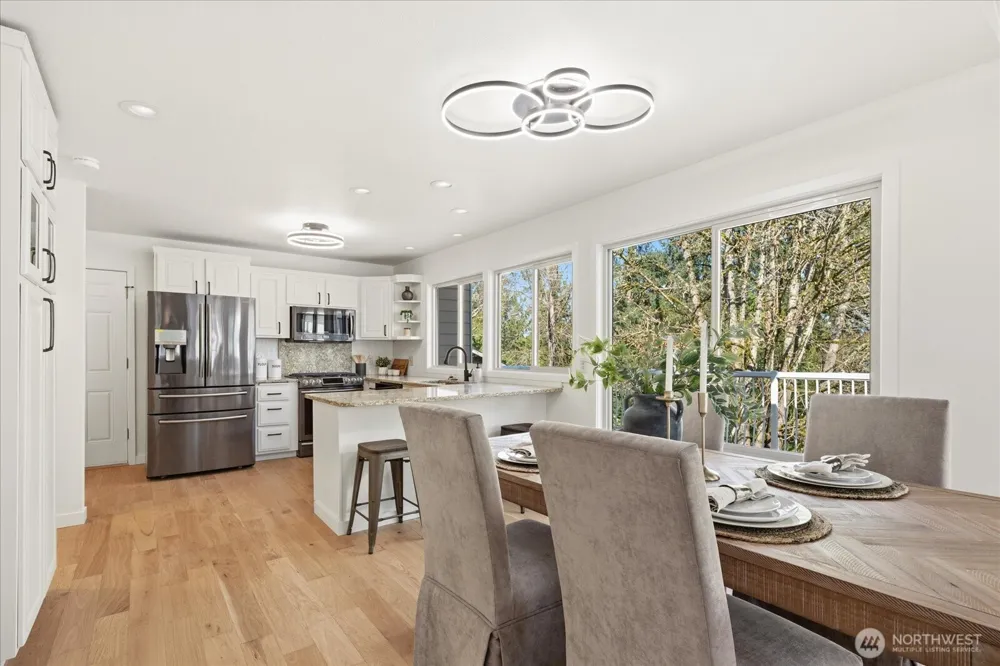 16018 36th Avenue NE Lake Forest Park, WA 98155