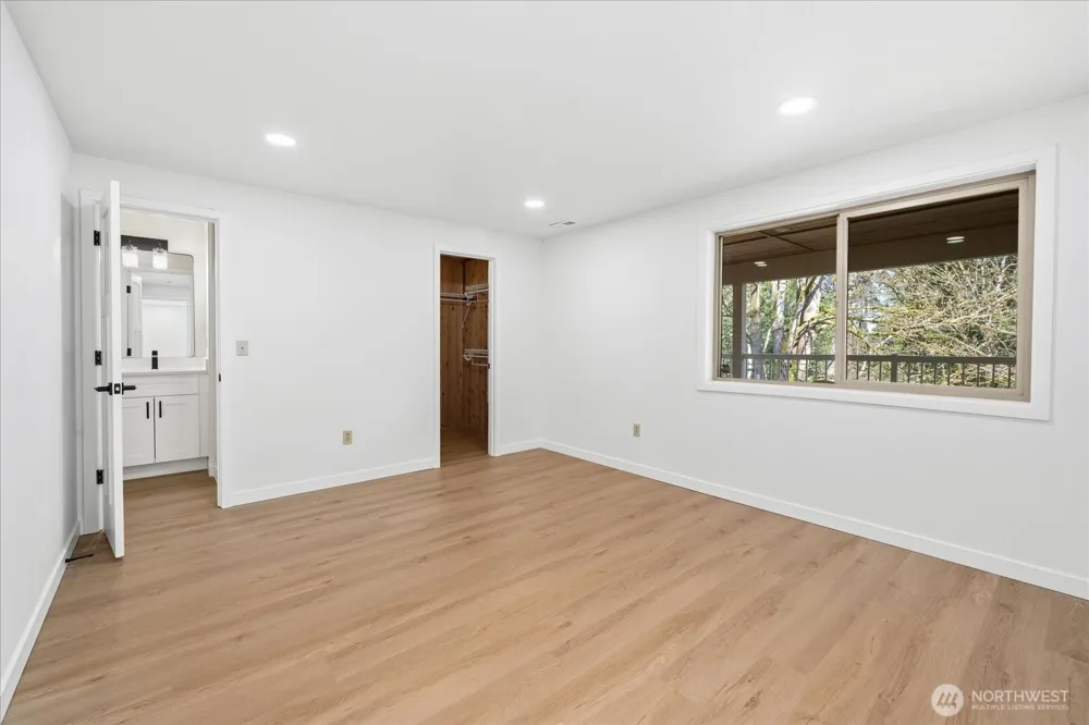 16018 36th Avenue NE Lake Forest Park, WA 98155