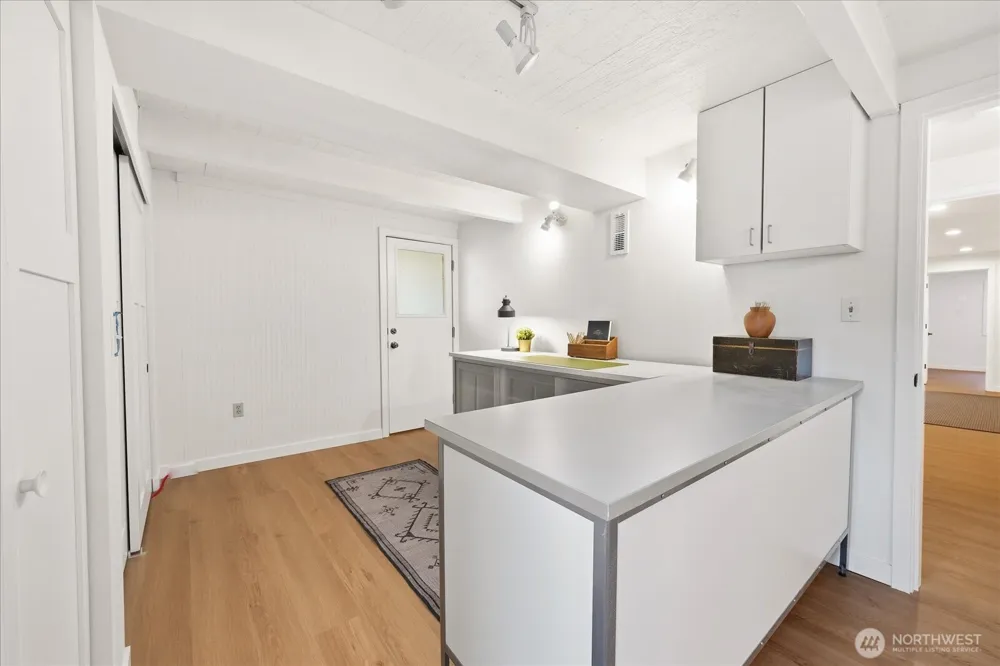 16018 36th Avenue NE Lake Forest Park, WA 98155