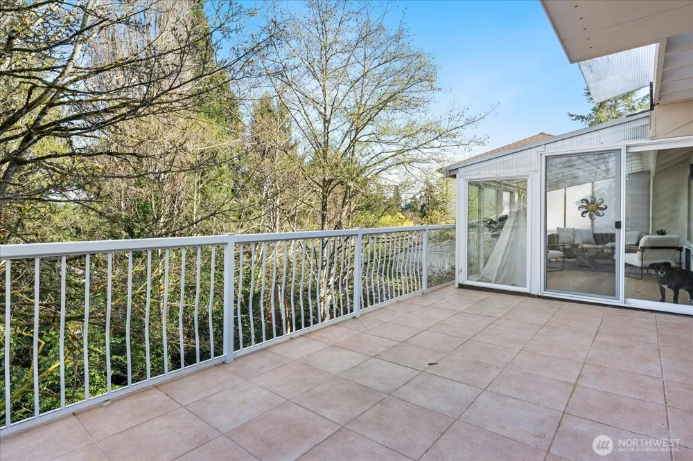 16018 36th Avenue NE Lake Forest Park, WA 98155