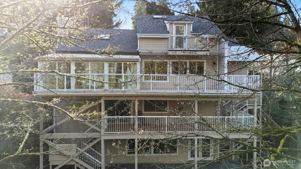 16018 36th Avenue NE Lake Forest Park, WA 98155